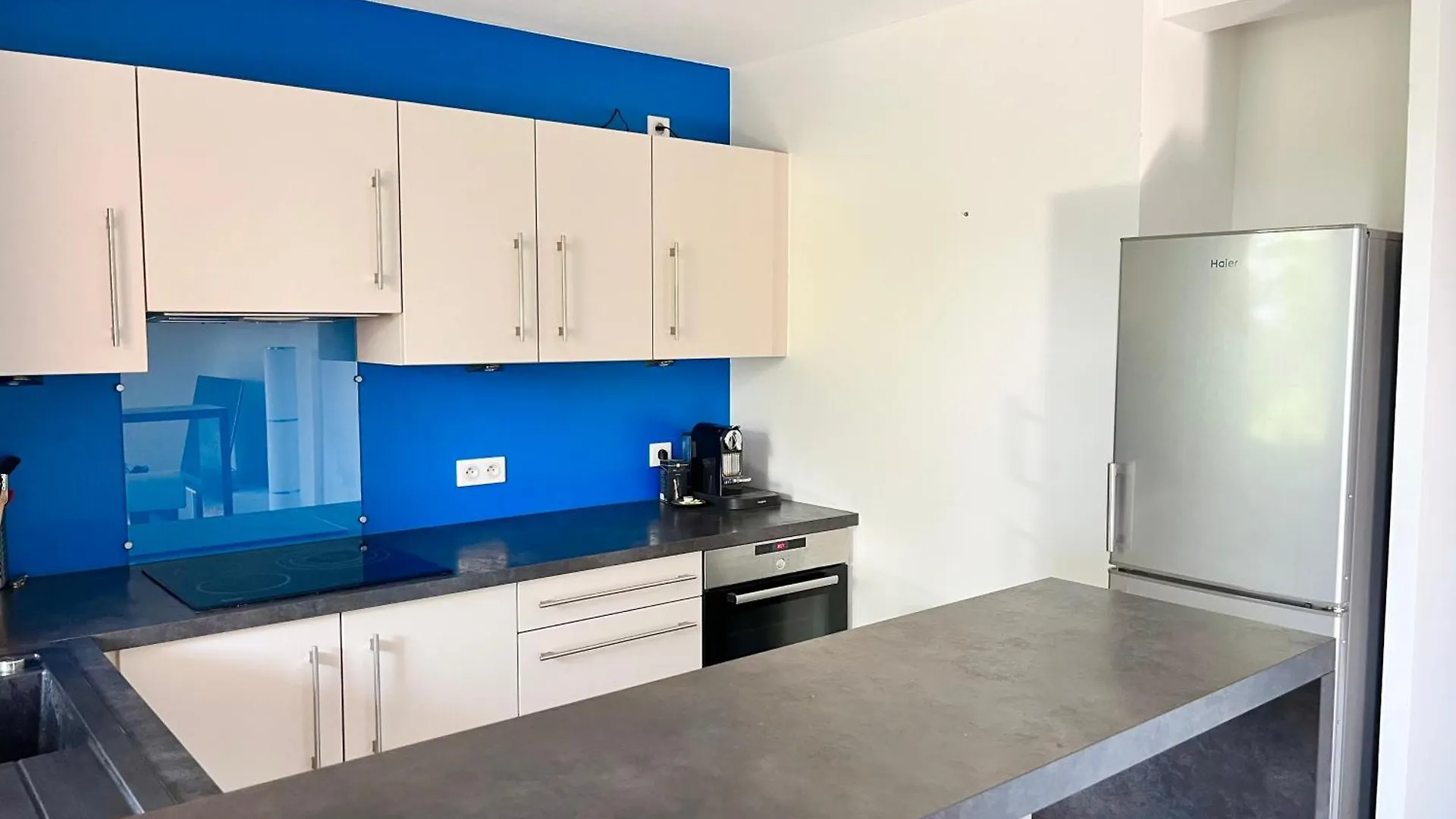 Appartement Calme Avec Belle Vue Colomiers 0*,  France